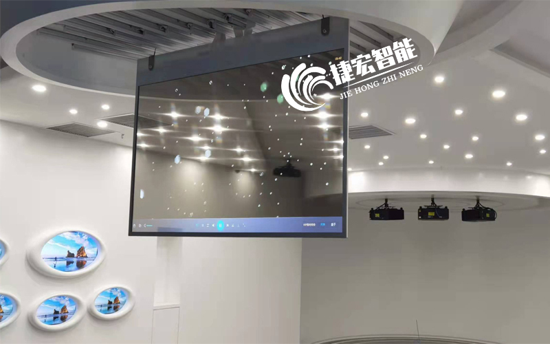 OLED透明显示屏应用在多媒体展厅